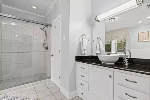Bath - 168 Mohawk St, Mobile, AL 36606 photo 1 of 3