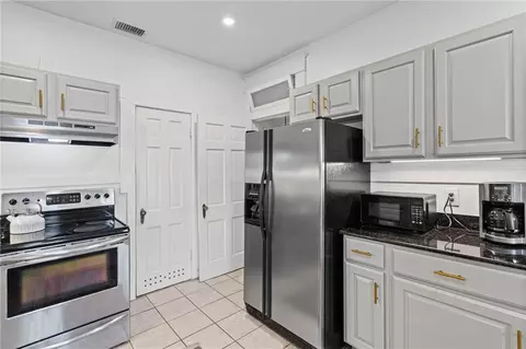 Kitchen - 168 Mohawk St, Mobile, AL 36606 photo 2 of 3