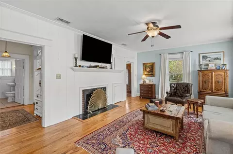 Living - 168 Mohawk St, Mobile, AL 36606 photo 2 of 2