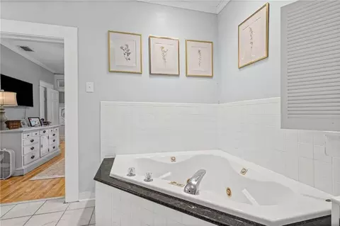 Bath - 168 Mohawk St, Mobile, AL 36606 photo 2 of 3