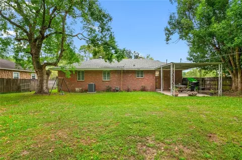 Exterior - 313 Thornhill Cir, Mobile, AL 36606 photo 3 of 5