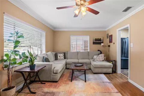 Living - 313 Thornhill Cir, Mobile, AL 36606 photo 3 of 4