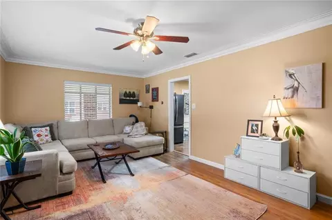 Living - 313 Thornhill Cir, Mobile, AL 36606 photo 4 of 4