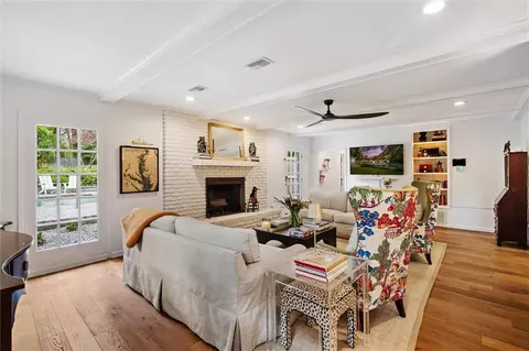Living - 4612 Bit Spur Rd, Mobile, AL 36608 photo 4 of 5