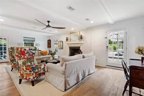 Living - 4612 Bit Spur Rd, Mobile, AL 36608 photo 5 of 5