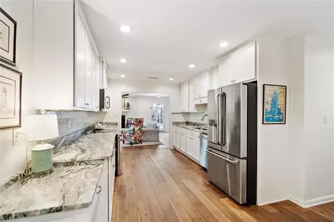Kitchen - 4612 Bit Spur Rd, Mobile, AL 36608 photo 3 of 4