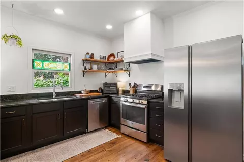 Kitchen - 7 Reed Ave S, Mobile, AL 36604 photo 3 of 6