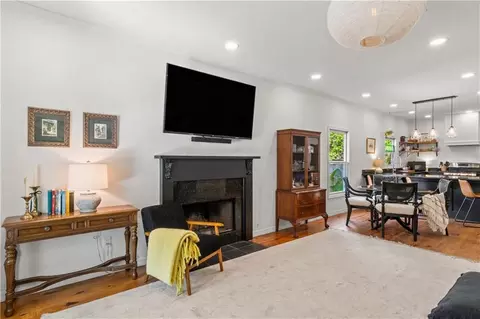 Living - 7 Reed Ave S, Mobile, AL 36604 photo 2 of 2