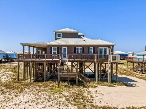 103 Raphael Semmes St, Dauphin Island, AL 36528