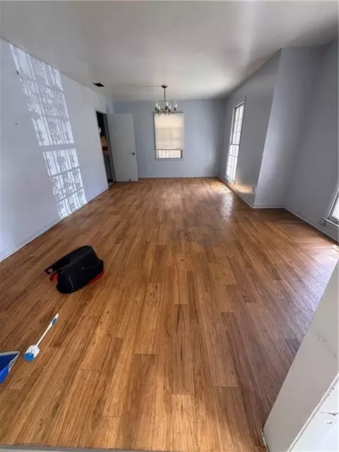 Living - 559 Marcus Dr, Mobile, AL 36609 photo 1 of 7