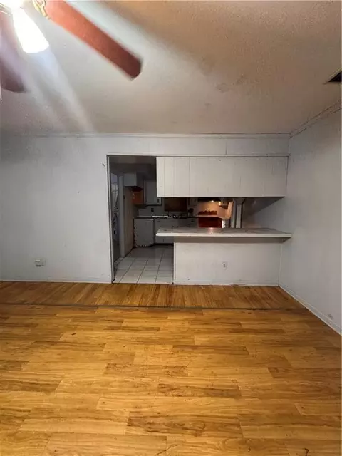 Living - 559 Marcus Dr, Mobile, AL 36609 photo 7 of 7