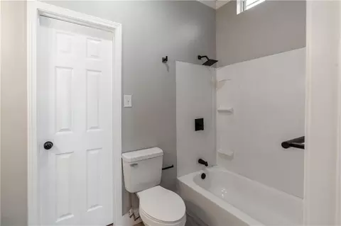 Bath - 2663 Hayles St, Mobile, AL 36607 photo 4 of 4