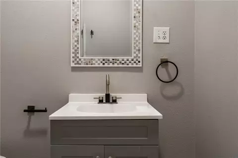 Bath - 2663 Hayles St, Mobile, AL 36607 photo 1 of 4