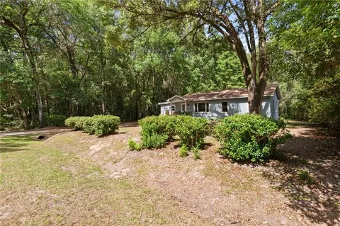 Exterior - 2566 Riverside Dr, Mobile, AL 36605 photo 3 of 13