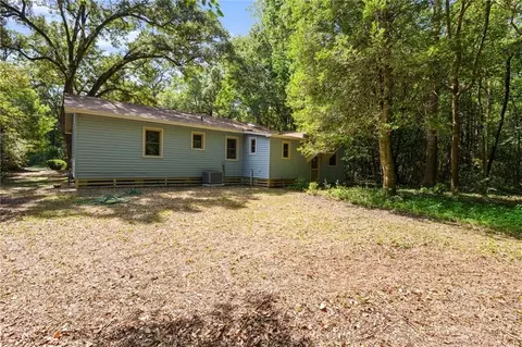 Exterior - 2566 Riverside Dr, Mobile, AL 36605 photo 6 of 13