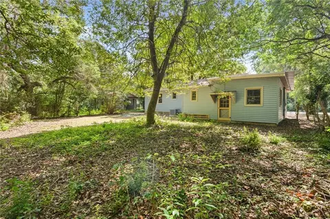 Exterior - 2566 Riverside Dr, Mobile, AL 36605 photo 9 of 13