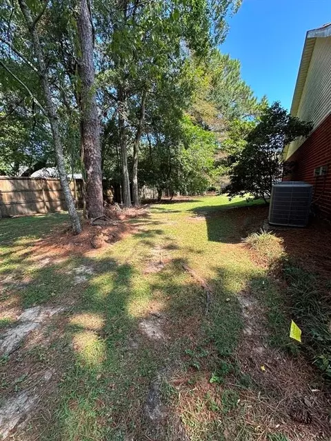 Exterior - 1258 Sutton Ct #10, Mobile, AL 36609 photo 2 of 5