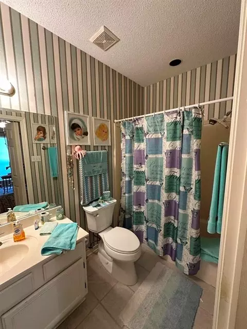 Bath - 1258 Sutton Ct #10, Mobile, AL 36609 photo 3 of 3