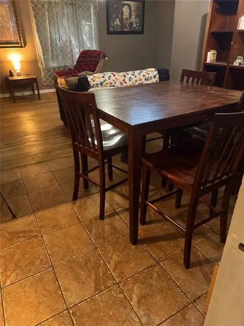 Dining - 609 Mandrell St, Mobile, AL 36606 photo 1 of 1