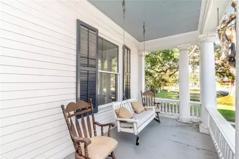 Exterior - 1323 Dauphin St, Mobile, AL 36604 photo 6 of 11