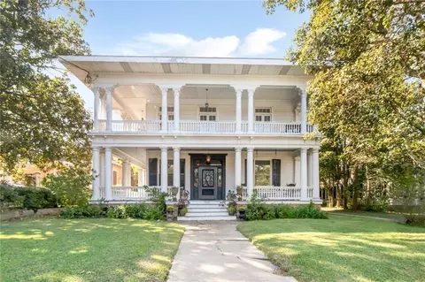 Exterior - 1323 Dauphin St, Mobile, AL 36604 photo 3 of 11