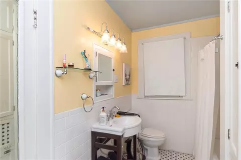 Bath - 1323 Dauphin St, Mobile, AL 36604 photo 4 of 4
