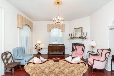 Living - 1323 Dauphin St, Mobile, AL 36604 photo 3 of 8