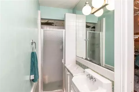 Bath - 1323 Dauphin St, Mobile, AL 36604 photo 1 of 4