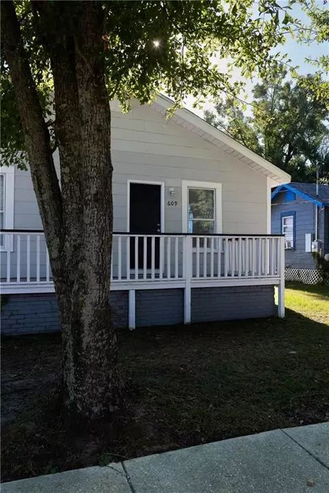 Exterior - 609 Wisconsin Ave, Mobile, AL 36604 photo 3 of 4