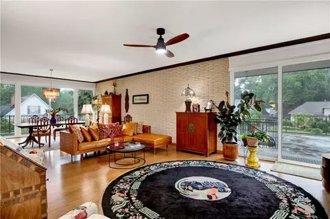 Living - 809 Bernard Cir, Mobile, AL 36693 photo 8 of 9