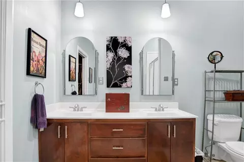 Bath - 809 Bernard Cir, Mobile, AL 36693 photo 3 of 5