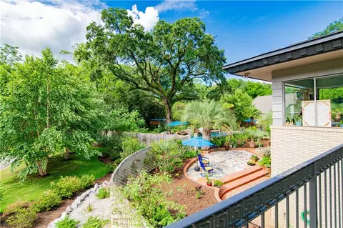 Exterior - 809 Bernard Cir, Mobile, AL 36693 photo 15 of 37