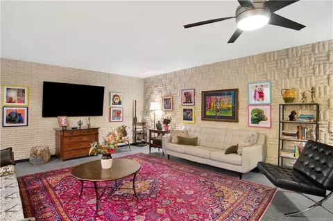 Living - 809 Bernard Cir, Mobile, AL 36693 photo 3 of 9