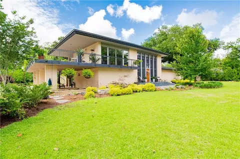 Exterior - 809 Bernard Cir, Mobile, AL 36693 photo 8 of 37