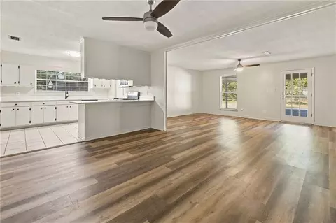Living - 6000 Howells Ferry Rd, Mobile, AL 36618 photo 7 of 8