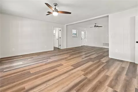 Living - 6000 Howells Ferry Rd, Mobile, AL 36618 photo 3 of 8