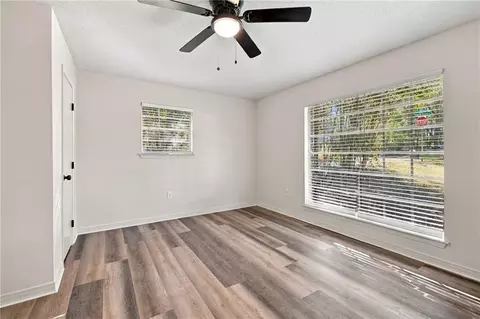 Bedroom - 6000 Howells Ferry Rd, Mobile, AL 36618 photo 2 of 6