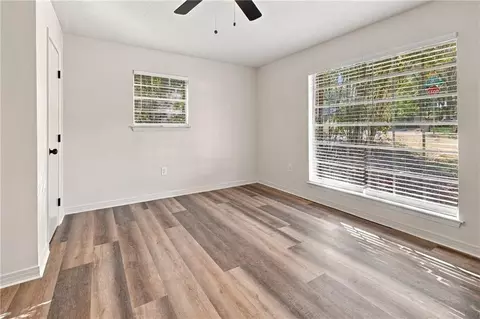 Bedroom - 6000 Howells Ferry Rd, Mobile, AL 36618 photo 3 of 6