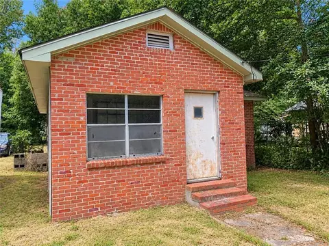 Exterior - 2020 Florence St, Mobile, AL 36617 photo 2 of 5