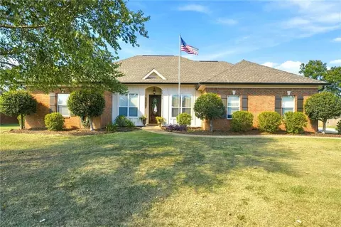 9611 Silverwood Dr, Fairhope, AL 36532