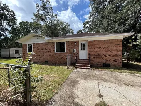 Exterior - 2355 Wagner St, Mobile, AL 36617 photo 9 of 11