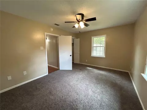 Bedroom - 2355 Wagner St, Mobile, AL 36617 photo 4 of 9