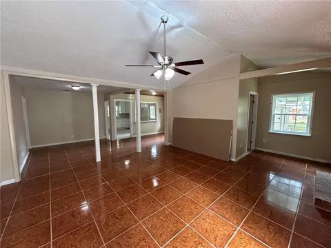 Living - 2355 Wagner St, Mobile, AL 36617 photo 10 of 10