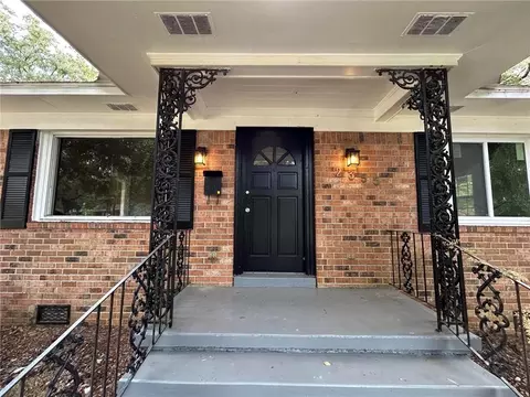 Exterior - 2355 Wagner St, Mobile, AL 36617 photo 2 of 11