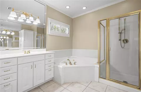 Bath - 2467 Ashbury Pl, Mobile, AL 36693 photo 1 of 3