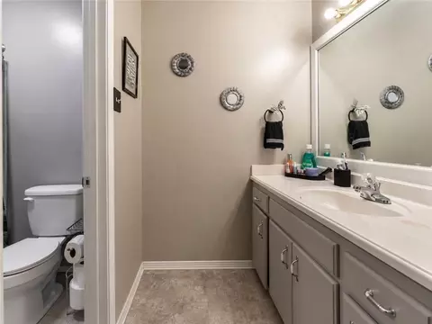 Bath - 1821 Princeton Woods Dr W, Mobile, AL 36618 photo 3 of 3
