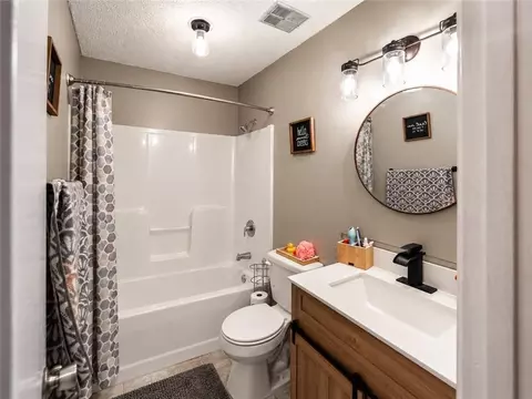 Bath - 1821 Princeton Woods Dr W, Mobile, AL 36618 photo 1 of 3