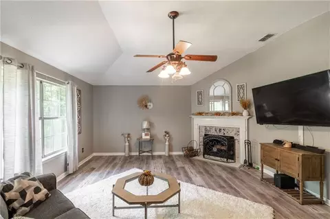 Living - 1821 Princeton Woods Dr W, Mobile, AL 36618 photo 1 of 4