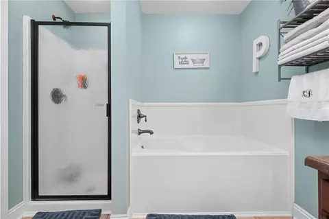 Bath - 8916 Spring Grv N, Mobile, AL 36695 photo 2 of 3