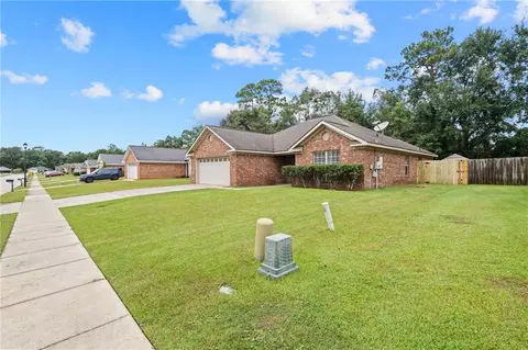Exterior - 8916 Spring Grv N, Mobile, AL 36695 photo 2 of 6